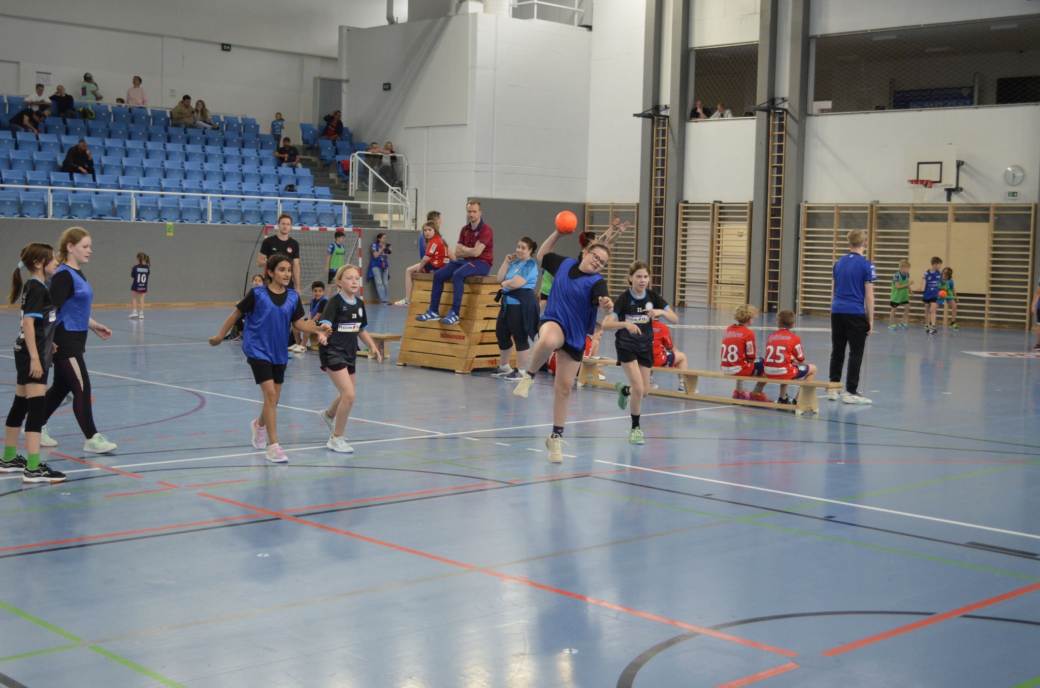 Minis überzeugen mit Teamgeist und Spielfreude beim Turnier in Linz (5/8)