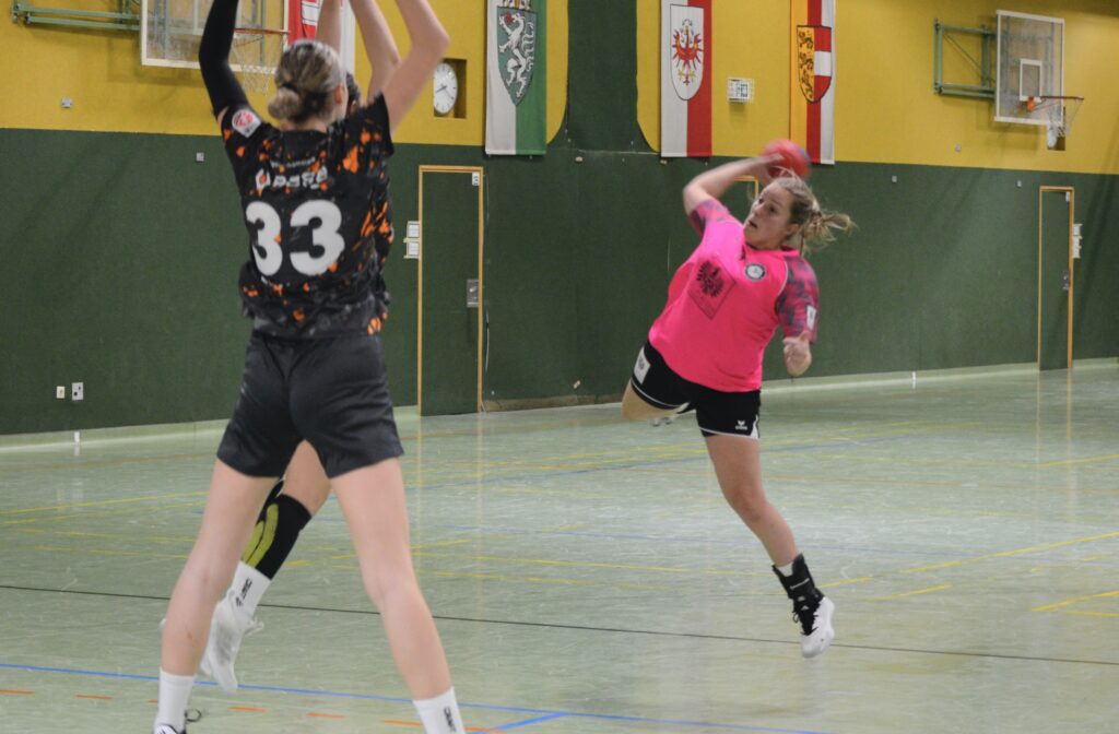 HCE/AUR/AHC vs SK Traun
