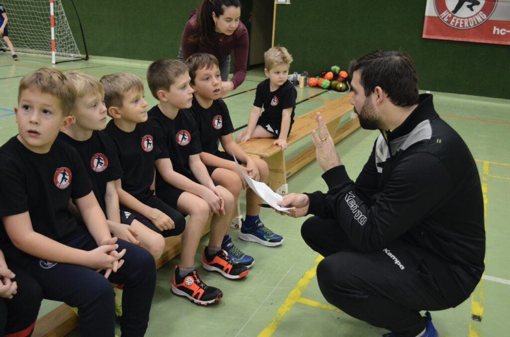 Minihandballturnier in Eferding begeistert Kinder und Fans