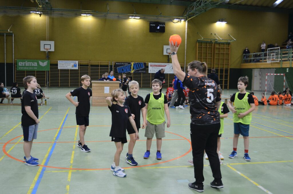 Minihandballturnier in Eferding begeistert Kinder und Fans