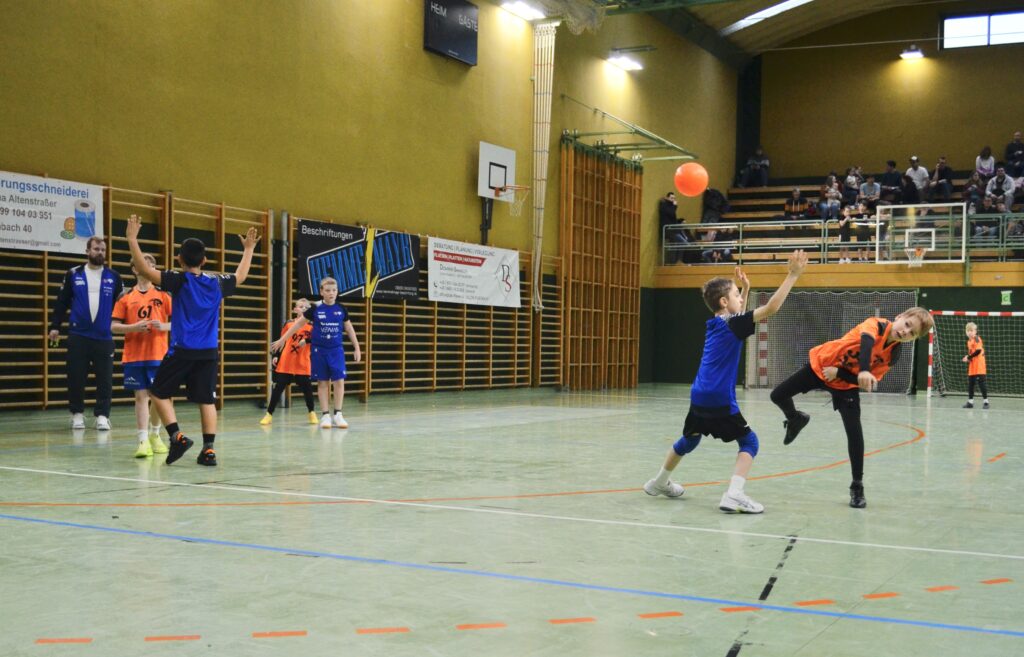 Minihandballturnier in Eferding begeistert Kinder und Fans