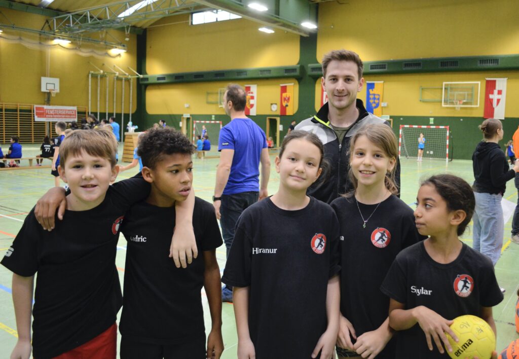 Minihandballturnier in Eferding begeistert Kinder und Fans