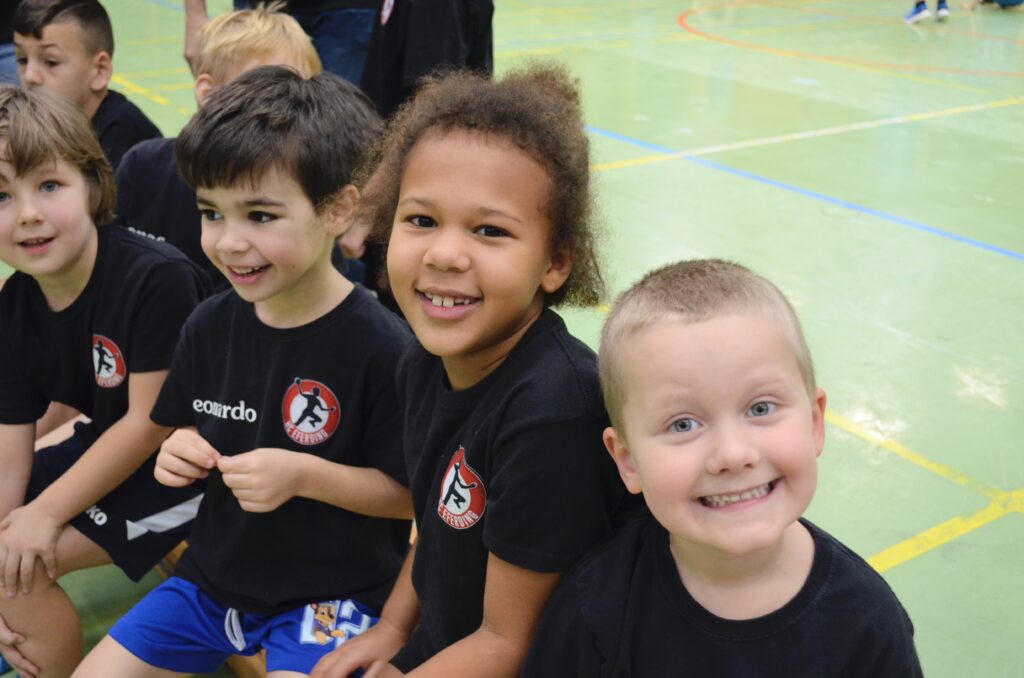 Minihandballturnier in Eferding begeistert Kinder und Fans