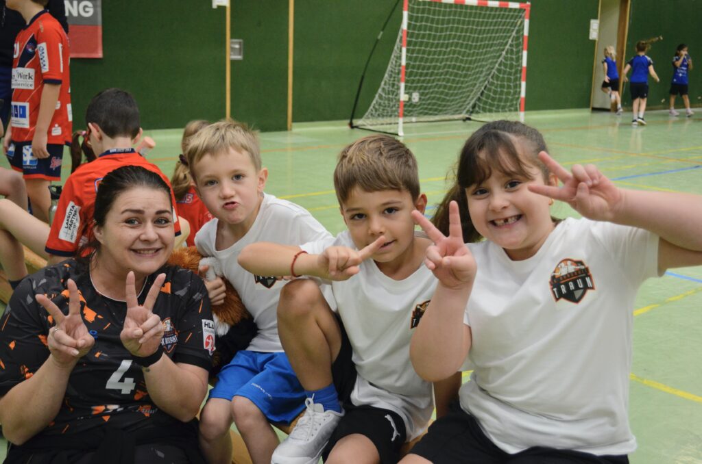 Minihandballturnier in Eferding begeistert Kinder und Fans