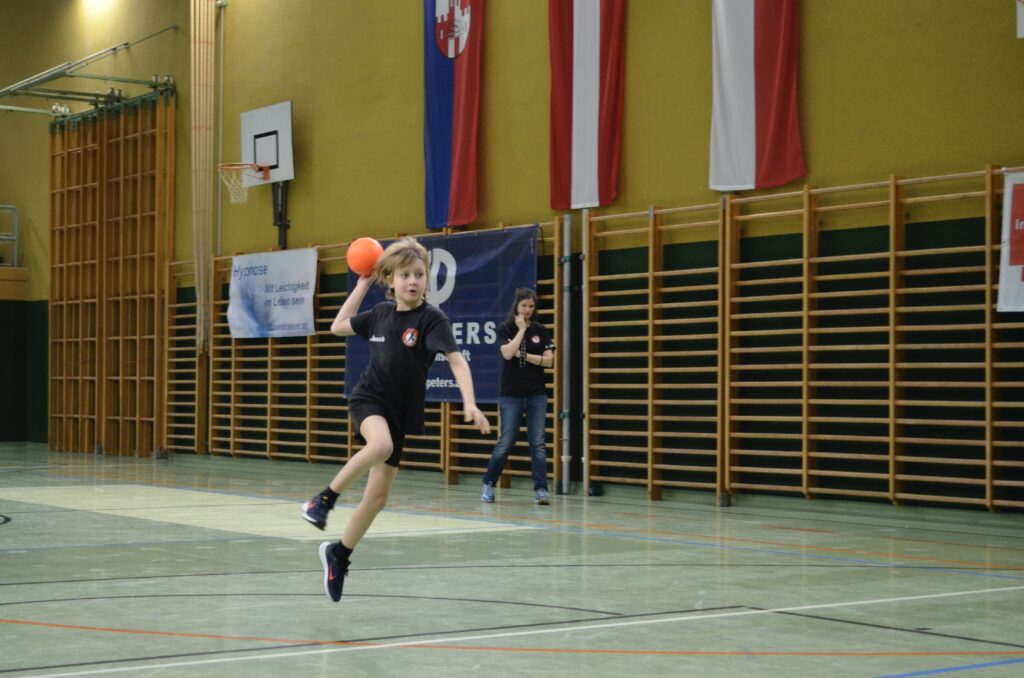 Minihandballturnier in Eferding begeistert Kinder und Fans