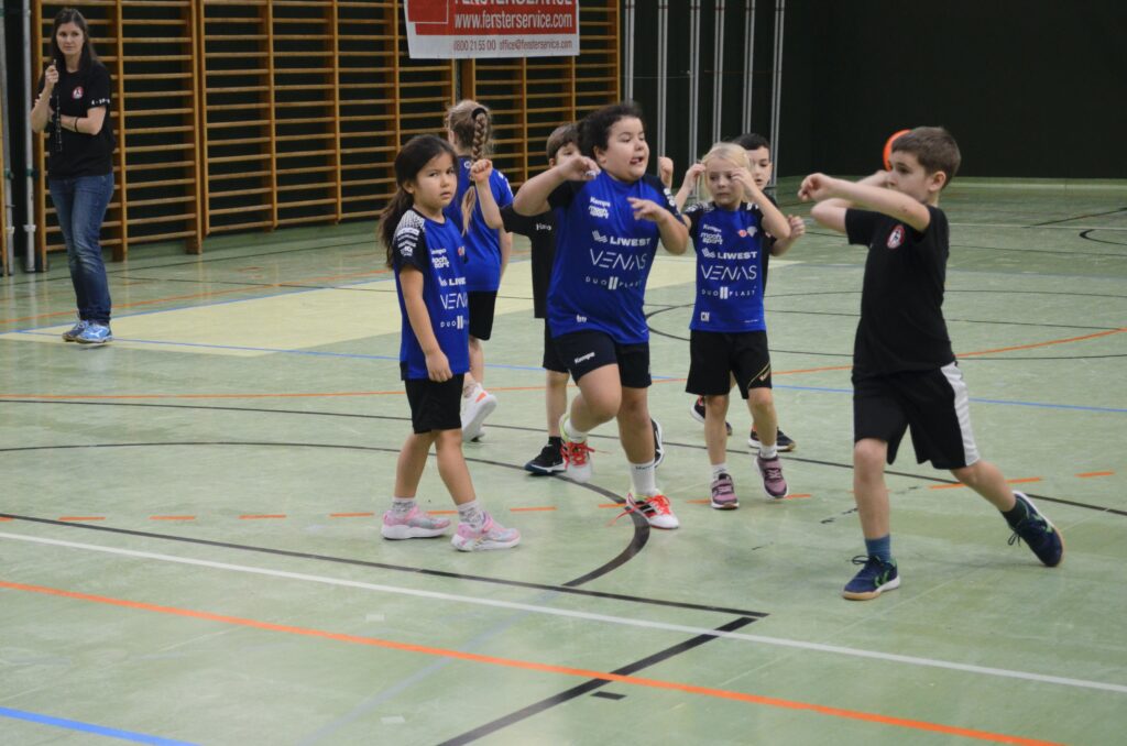 Minihandballturnier in Eferding begeistert Kinder und Fans