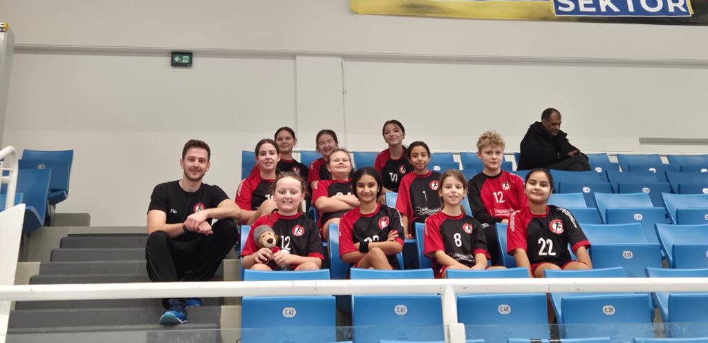 HC LINZ AG Ladies II vs HCE