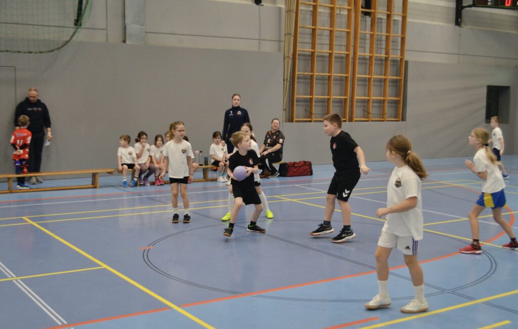 Minihandballturnier mit großem Einsatz und Spielfreude