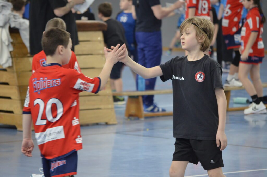 Handballminis zeigen tollen Einsatz in Linz