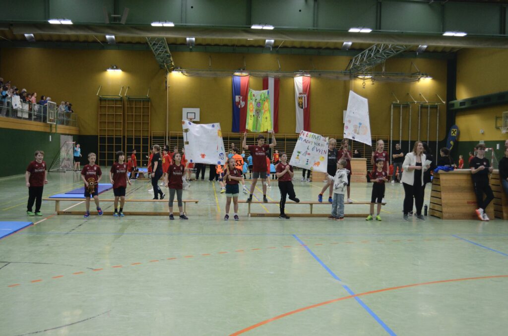Mattenhandballturnier der Volksschulen begeistert junge Sportler