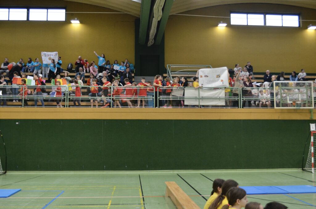 Mattenhandballturnier der Volksschulen begeistert junge Sportler