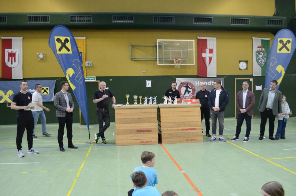 Mattenhandballturnier der Volksschulen begeistert junge Sportler