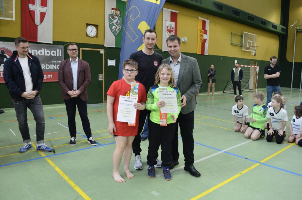 Mattenhandballturnier der Volksschulen begeistert junge Sportler