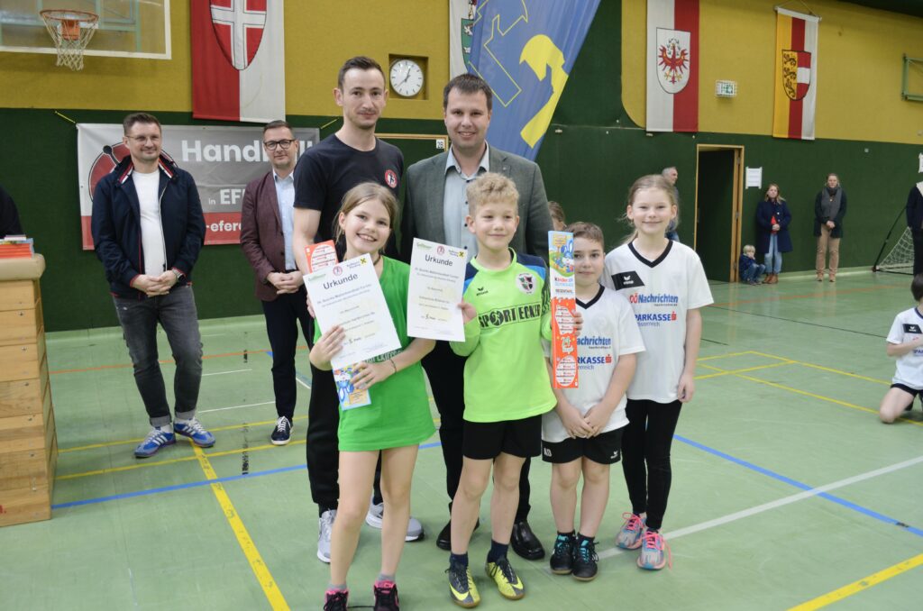 Mattenhandballturnier der Volksschulen begeistert junge Sportler