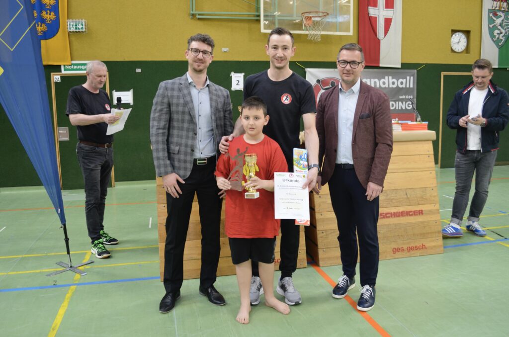 Mattenhandballturnier der Volksschulen begeistert junge Sportler