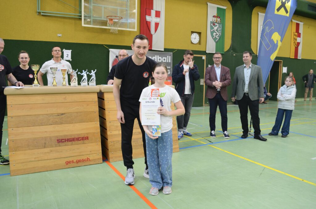 Mattenhandballturnier der Volksschulen begeistert junge Sportler