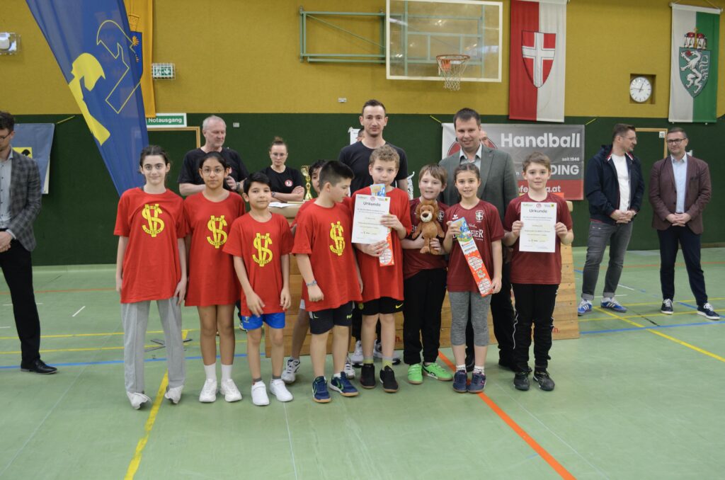 Mattenhandballturnier der Volksschulen begeistert junge Sportler