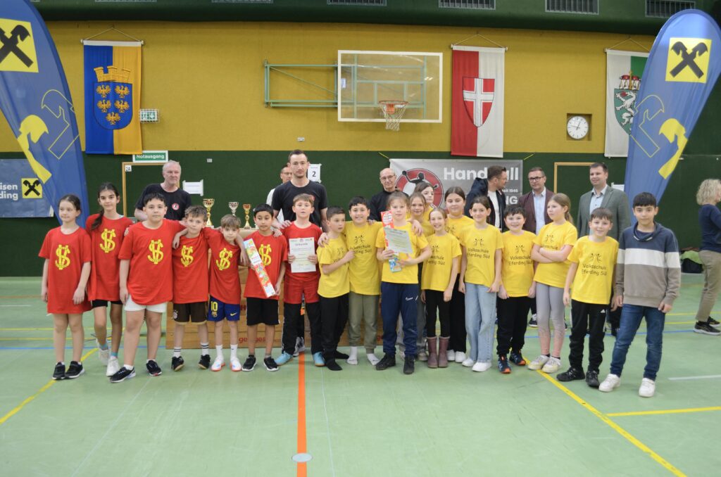 Mattenhandballturnier der Volksschulen begeistert junge Sportler