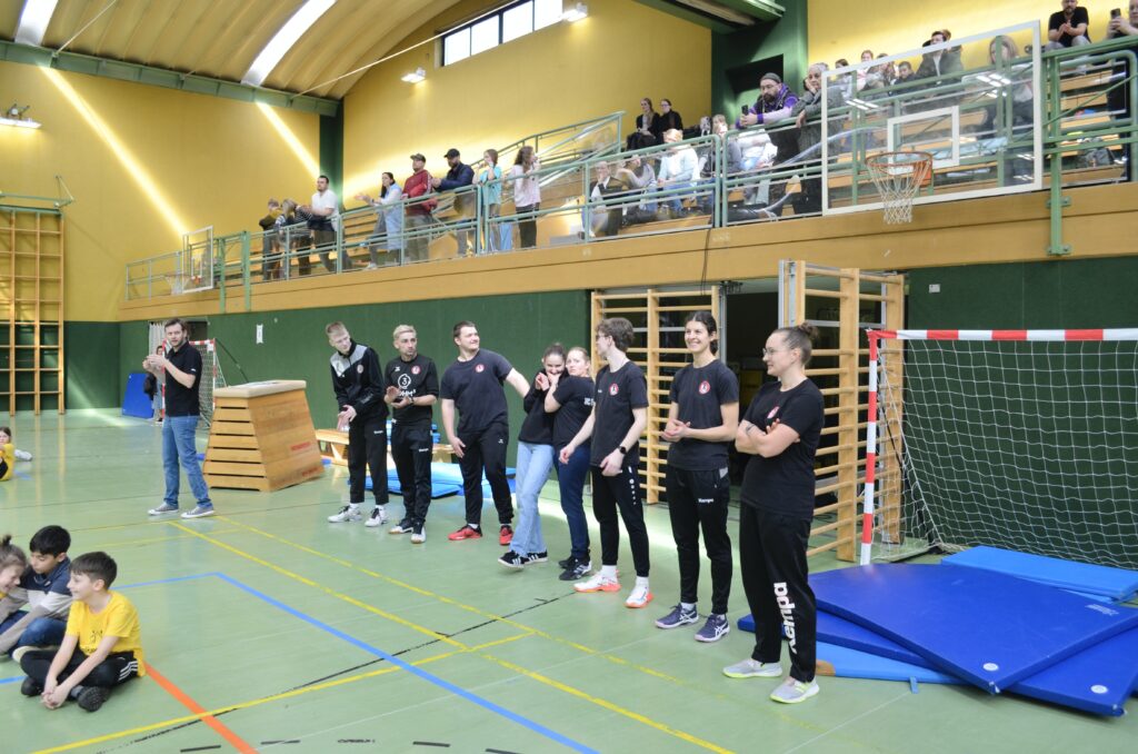 Mattenhandballturnier der Volksschulen begeistert junge Sportler
