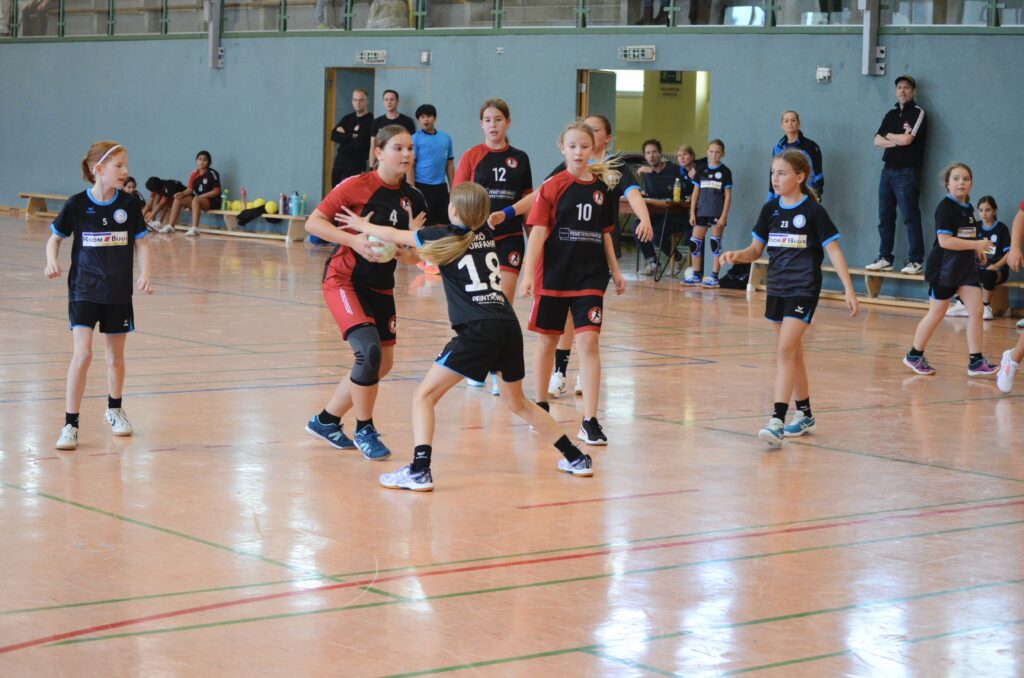 WU12 Mädels sammeln Spielerfahrung